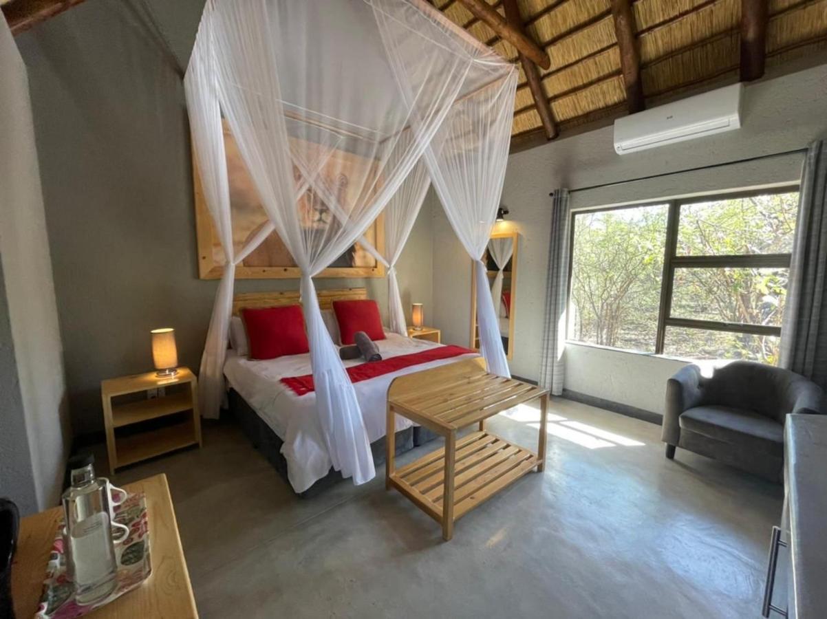 Lindiwe Safari Lodge โฮดสปรูท ภายนอก รูปภาพ