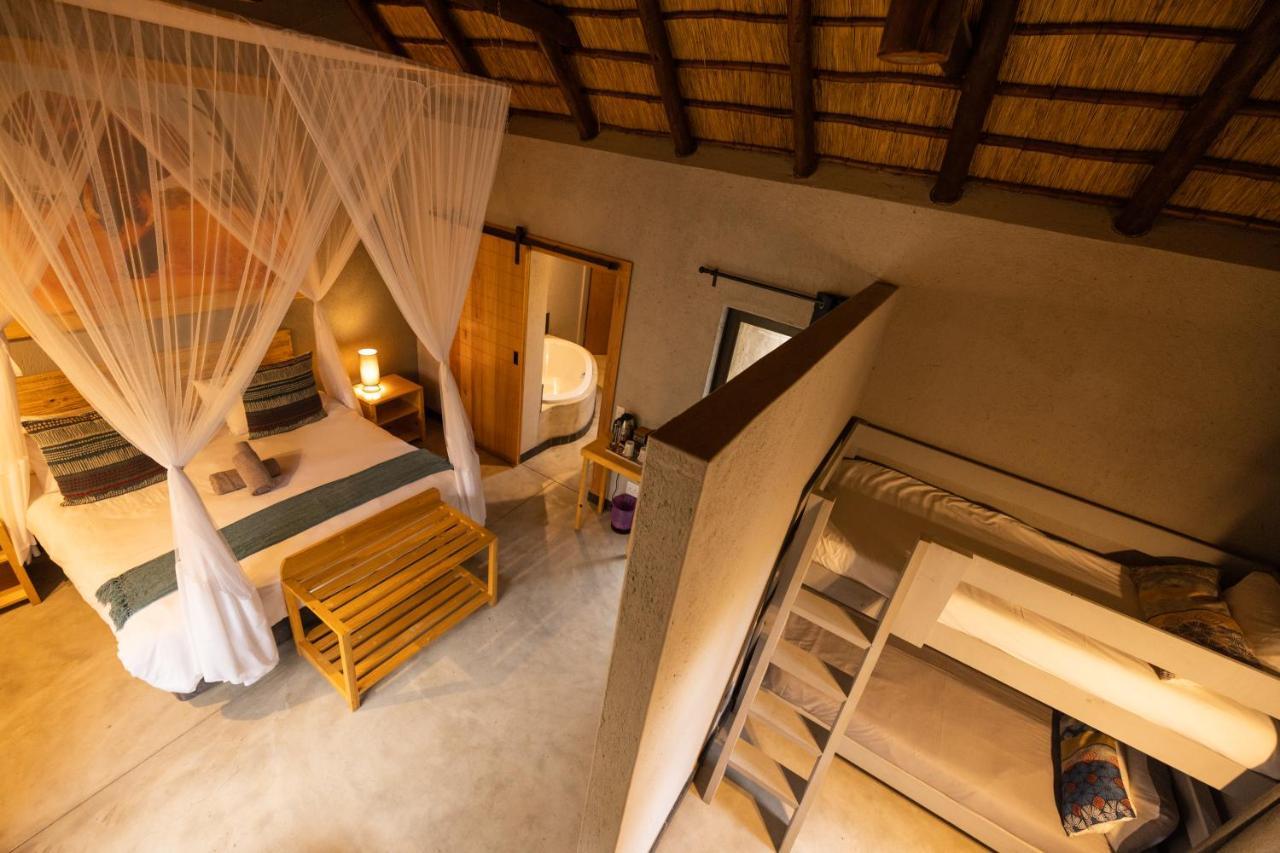 Lindiwe Safari Lodge โฮดสปรูท ภายนอก รูปภาพ