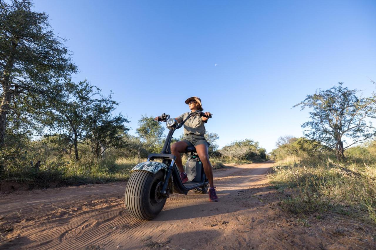 Lindiwe Safari Lodge โฮดสปรูท ภายนอก รูปภาพ