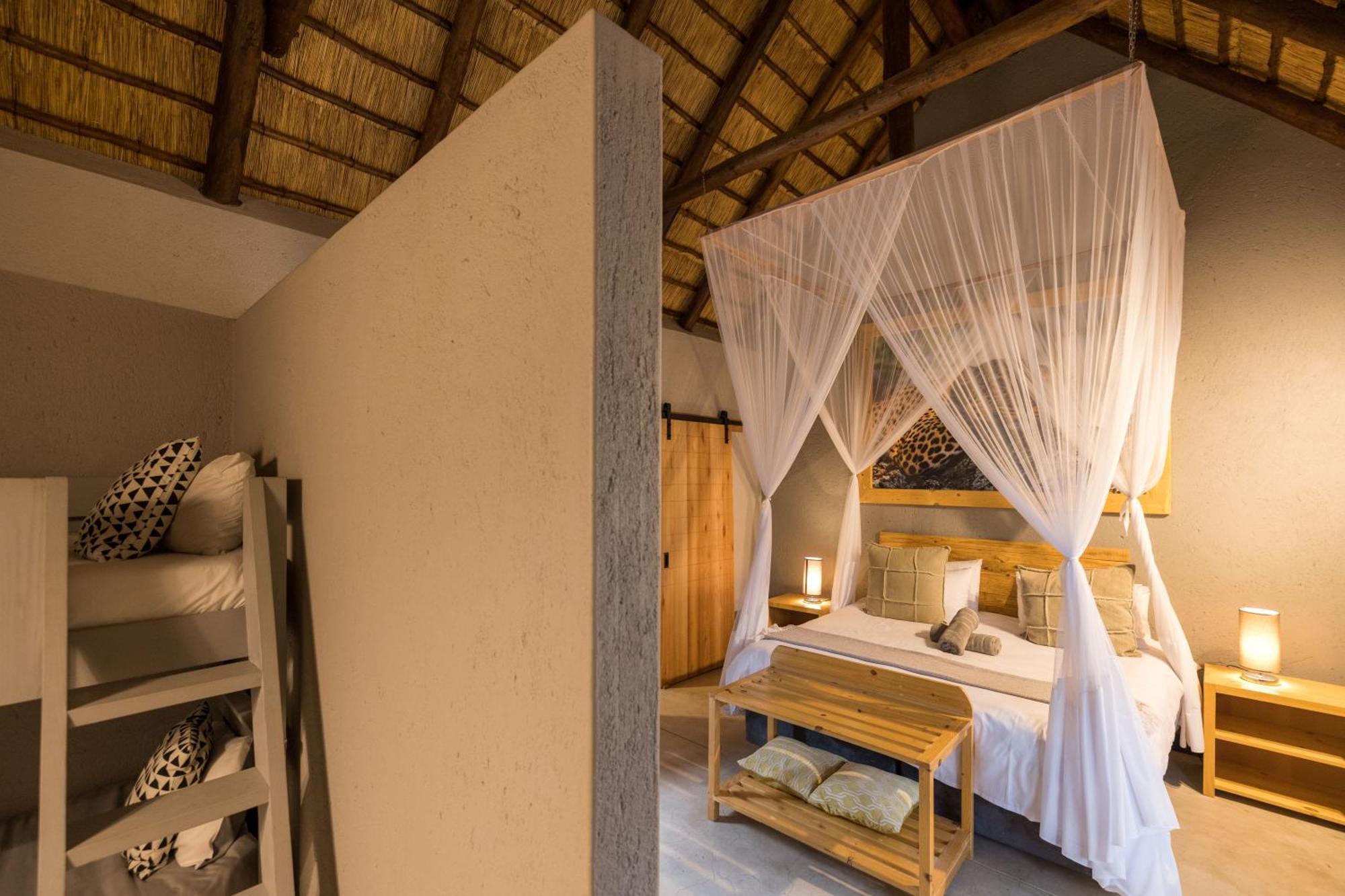 Lindiwe Safari Lodge โฮดสปรูท ภายนอก รูปภาพ
